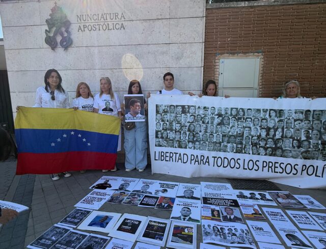 Familiares de presos políticos piden al Vaticano interceder por su liberación