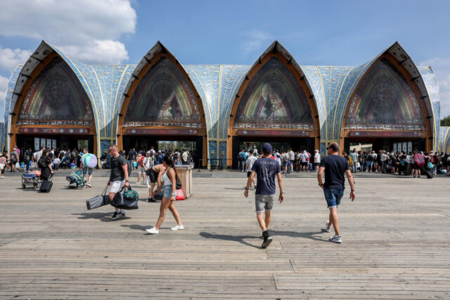 Empieza Tomorrowland tras el gran incendio: los testimonios de los asistentes