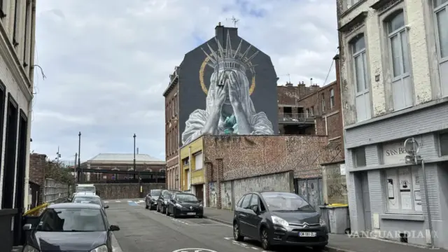 La Estatua de la Libertad se tapa los ojos: el mural que envía un duro mensaje a Trump