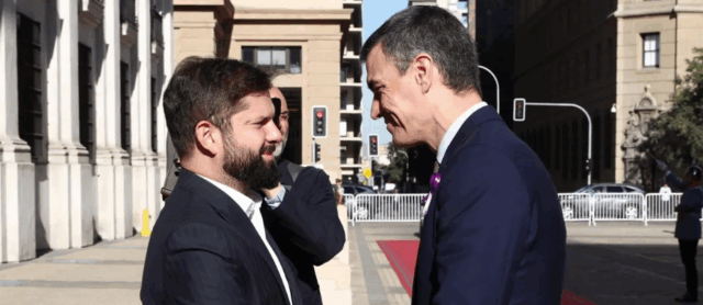 Boric abre los brazos a Sánchez, Lula y Petro en la cumbre «progresista» más inoportuna para Chile