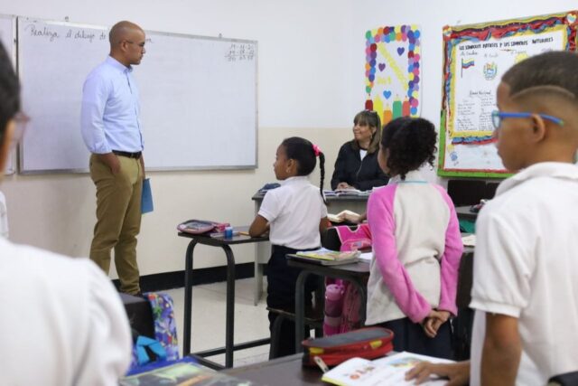 Ministerio de Educación reportó mejoras en matrícula y asistencia escolar pese a denuncias de gremios