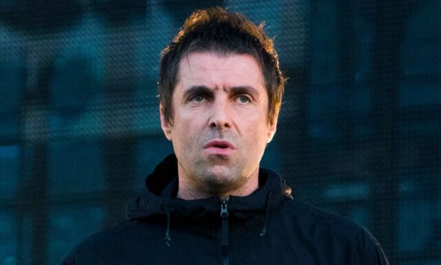 Liam Gallagher se burló de Coldplay por el video viral de la kiss-cam: “¿Tenemos alguna pareja de enamorados por acá?”