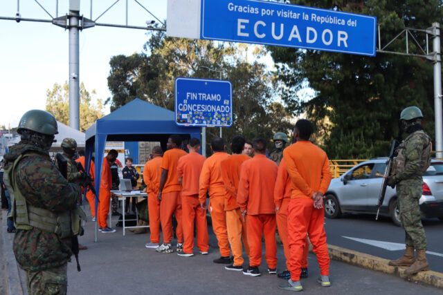 Ecuador asegura que deportará 1.000 presos a Colombia
