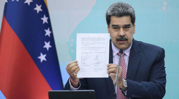 Licencias petroleras y terroristas extranjeros