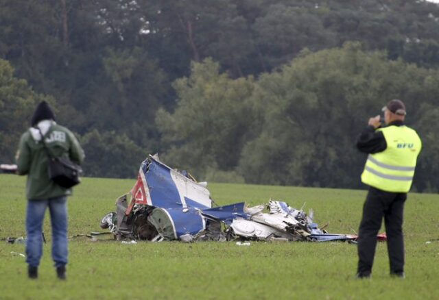 Al menos siete heridos al colisionar una avioneta con un automóvil en Florida