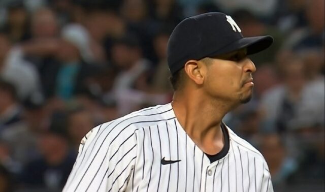 Carlos Carrasco se une a los Bravos de Atlanta