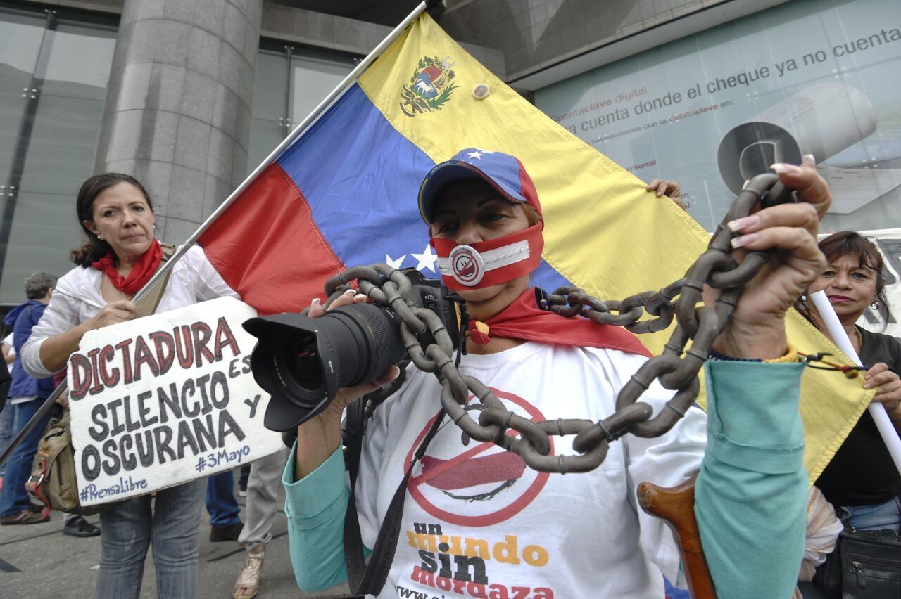 Venezuela es el país de América Latina con más periodistas exiliados, superando a Nicaragua y Cuba