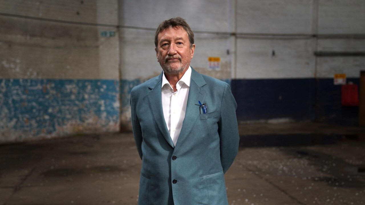 Creador de Peaky Blinders a cargo del guion de la nueva película de James Bond