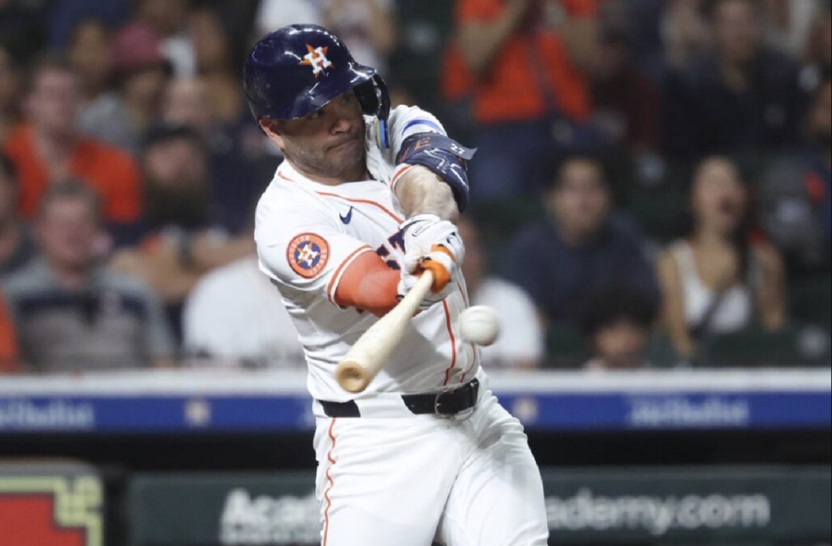José Altuve llega a los 41 juegos multihits
