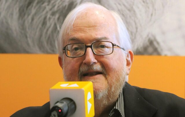 Murió Daniel Divinsky, el editor que llevó a Mafalda por el mundo: esta es la historia de su exilio en Venezuela