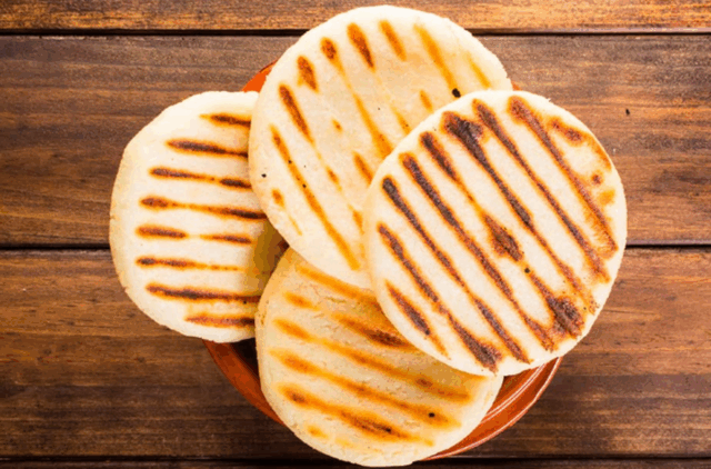 Miradas sobre el continente: Arepa