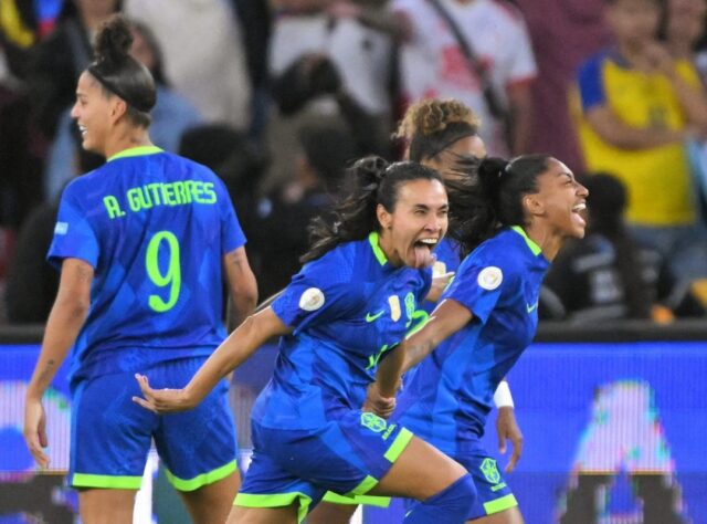 Brasil derrota a Colombia en penales y levanta su novena Copa América Femenina