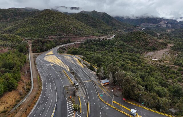 Encuentran cuerpos de otros dos de los cinco mineros atrapados en mina de Chile