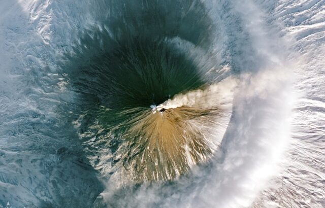 Entra en erupción un segundo volcán en Rusia tras el terremoto de magnitud 8,8