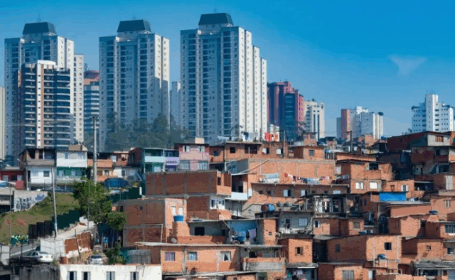 Mientras las democracias se erosionan, los milmillonarios de América Latina se enriquecen 