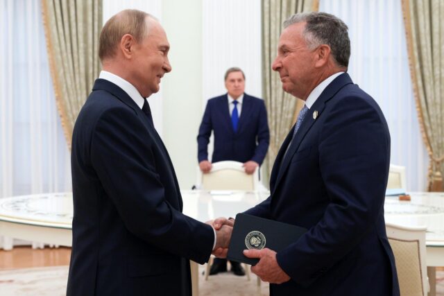 Putin recibe al emisario de Trump antes de que termine el ultimátum sobre Ucrania
