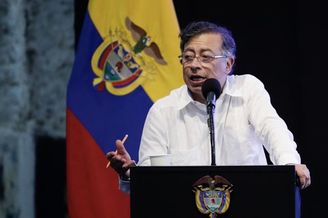 Petro alerta sobre expansión del conflicto entre ELN y disidencias de las FARC a Venezuela
