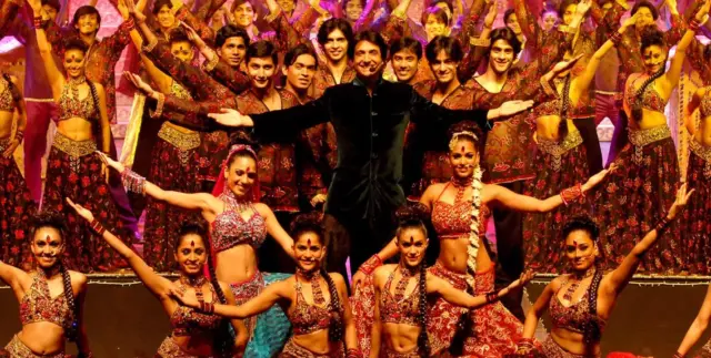 Hito en el cine: la IA reescribe el final de un clásico de Bollywood
