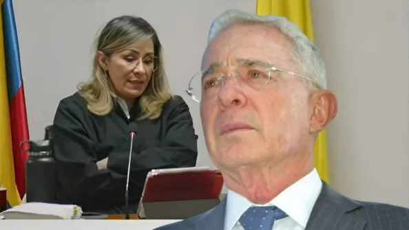 Álvaro Uribe Vélez en la Colombia al revés