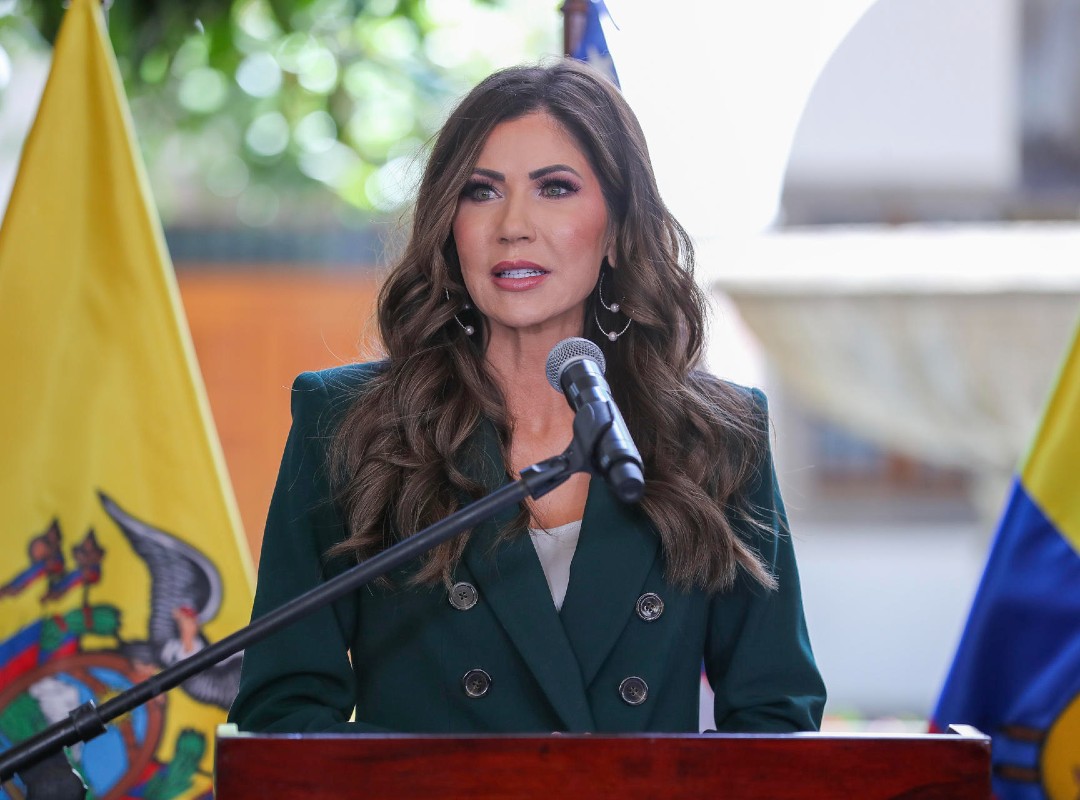 kristi noem migrantes