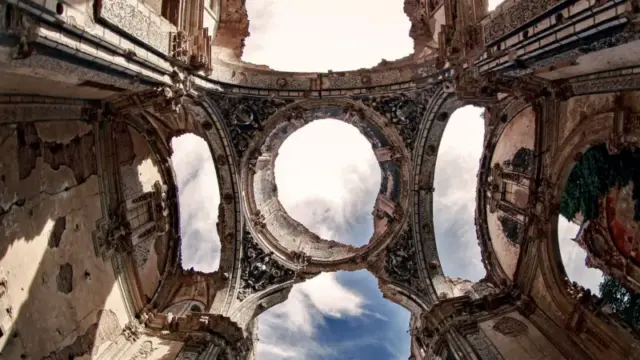 "La Pompeya española": Belchite, el pueblo que quedó congelado en el tiempo tras sufrir uno de los asedios más sangrientos de la Guerra Civil