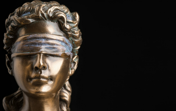 Themis y las esbirras del régimen