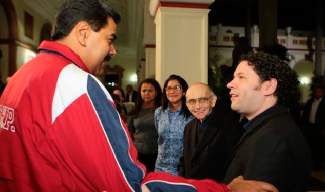 La sinfonía del silencio: Dudamel y la música que calla ante la dictadura