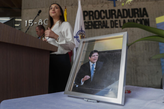 Magnicidios políticos en Colombia, una lista que empieza y termina con el apellido Uribe