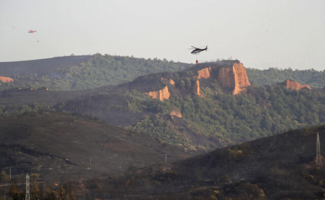 Miles de desalojados a causa de los incendios en España