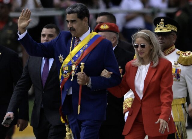 EE UU tomará más acciones para presionar a Maduro, pero descarta intervenir para forzar un cambio político