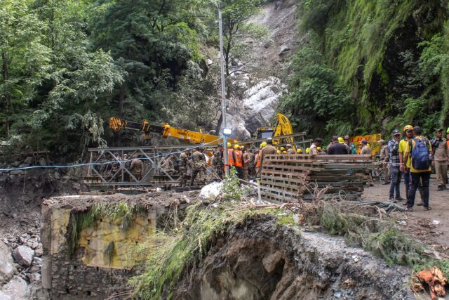 Al menos 70 muertos tras aluvión en el Himalaya de India