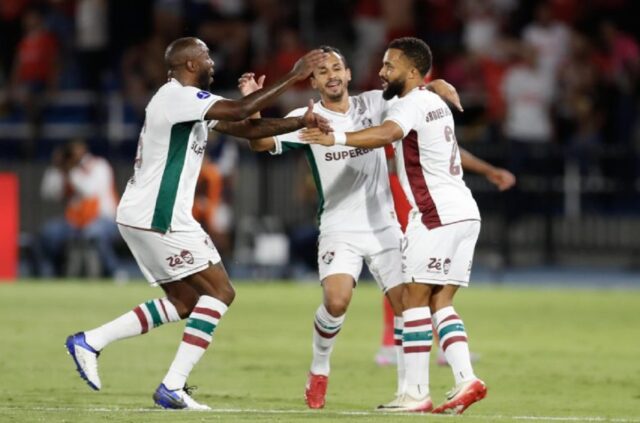 Fluminense se llevó todo el botín en la Suramericana