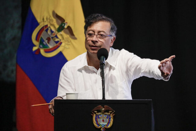 Petro le pide a Maduro sacar al ELN y a la Segunda Marquetalia de Venezuela