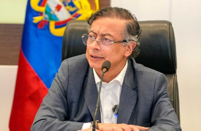 Gustavo-Petro-credit-andrea-puentes-presidency-696x455