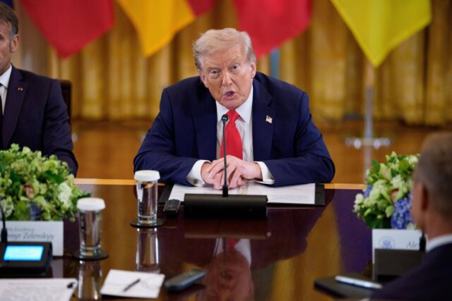 Trump anuncia que fuerzas de EE UU destruyeron barco con drogas procedente de Venezuela