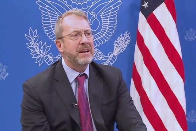 James Story: Despliegue militar de EE UU en el Caribe no busca una intervención contra Maduro