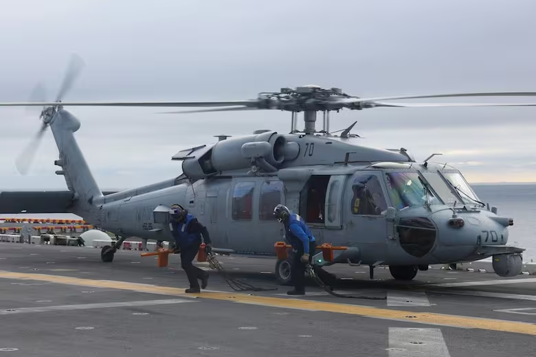 Así es el arsenal completo de barcos de guerra, submarinos y aviones que EE UU está desplegando cerca de Venezuela