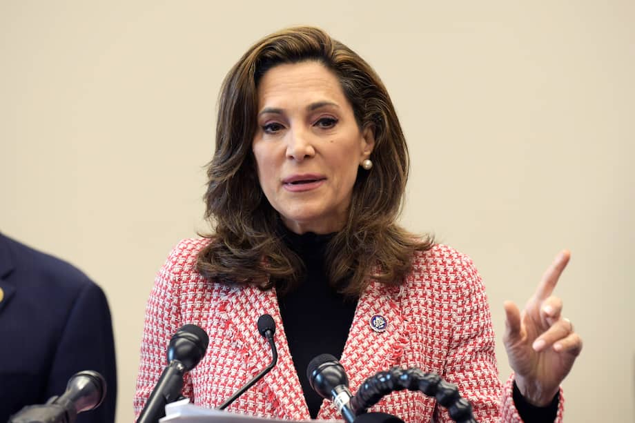 María Elvira Salazar