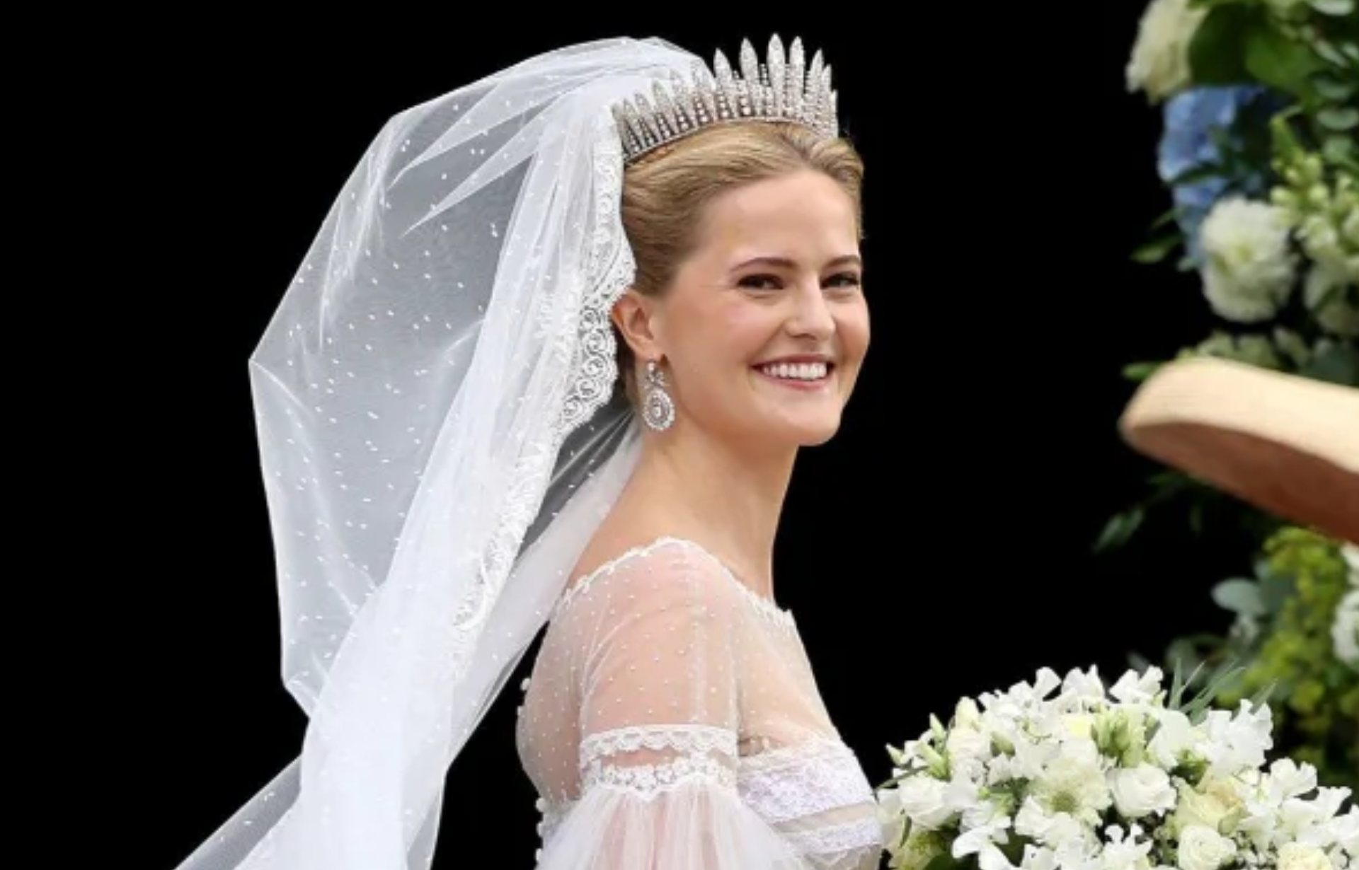 La novia se mostró muy emotiva en este día tan especial. Foto: Casas Reales