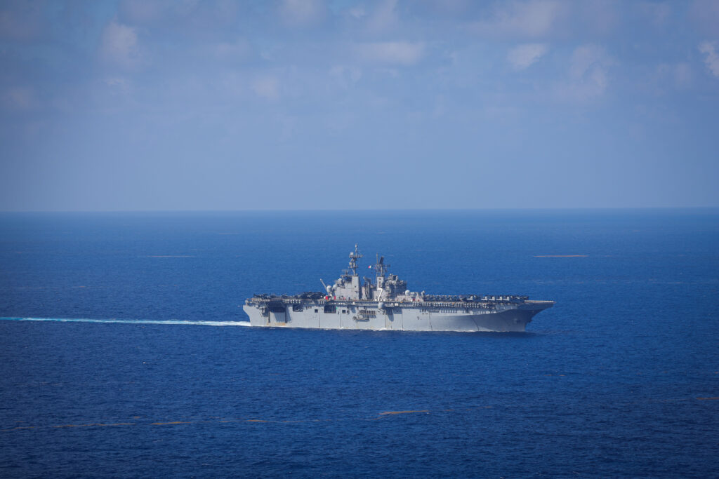 Estados Unidos difunde primeras imágenes del buque USS Iwo Jima en el Caribe