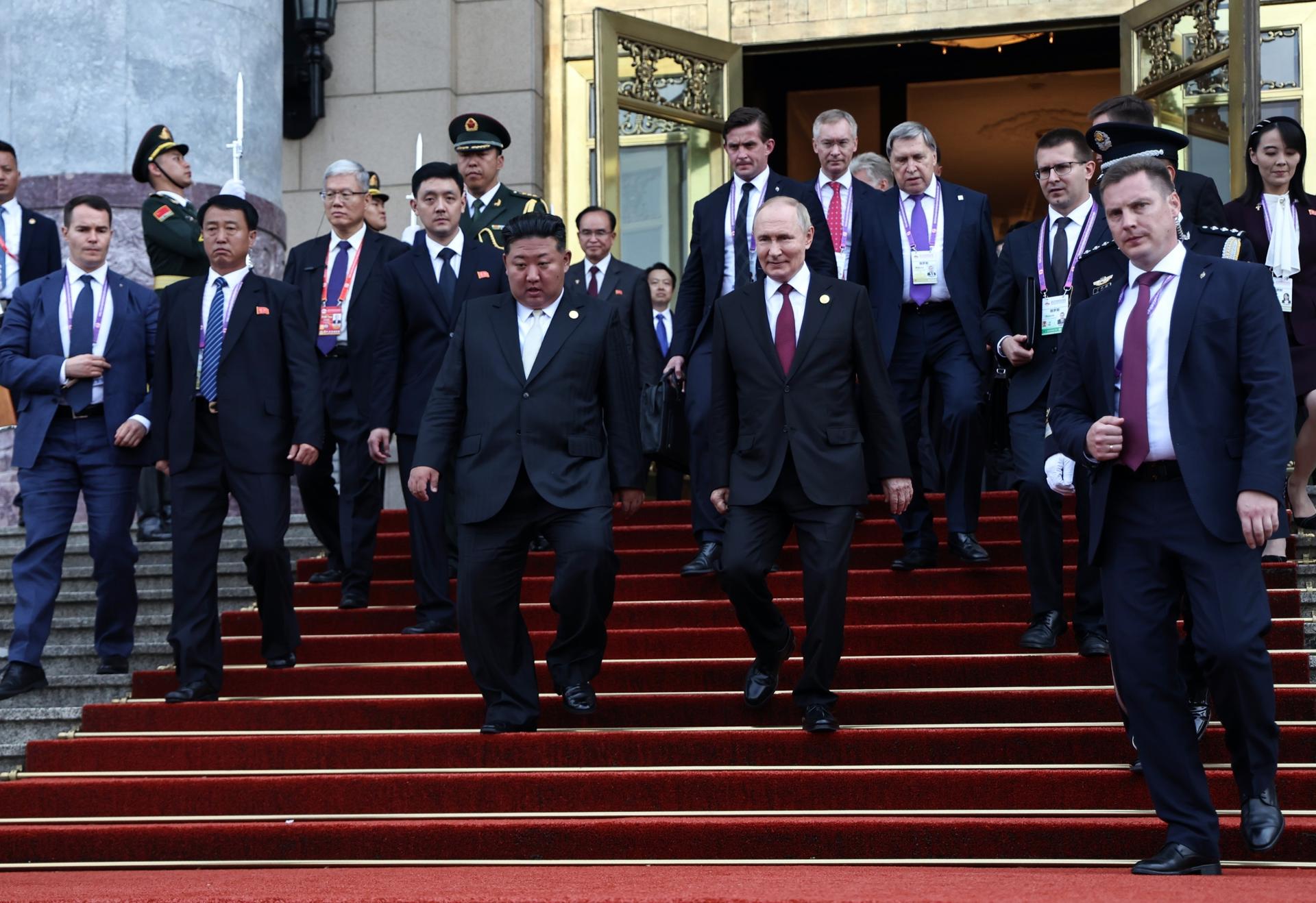 Kim Jong-un promete su "apoyo inalterable" a Vladímir Putin en la guerra contra Ucrania
