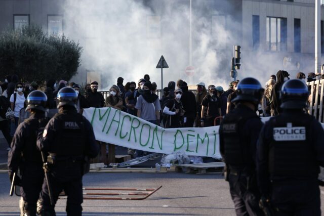 Francia: cerca de 200 detenidos en protestas contra los ajustes presupuestarios