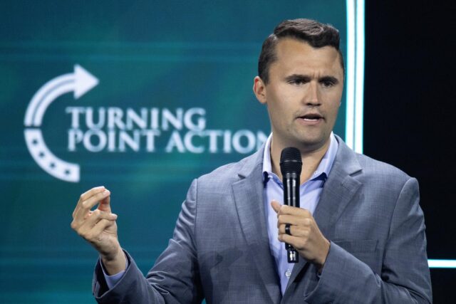 Texas investiga a más de 100 profesores por publicaciones en redes sociales sobre Charlie Kirk
