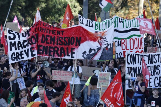 Decenas de detenidos en Francia por participar en bloqueos durante protesta sindical