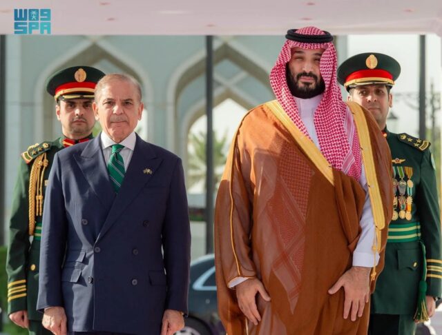 Pakistán y Arabia Saudita firman pacto de defensa tras ataque israelí a Qatar