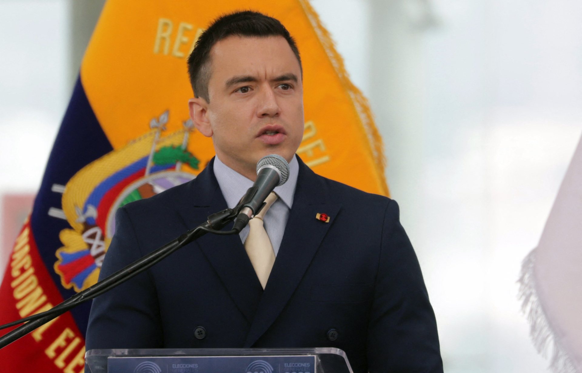 Noboa asevera que no dialogará con quienes quieren destruir la democracia de Ecuador