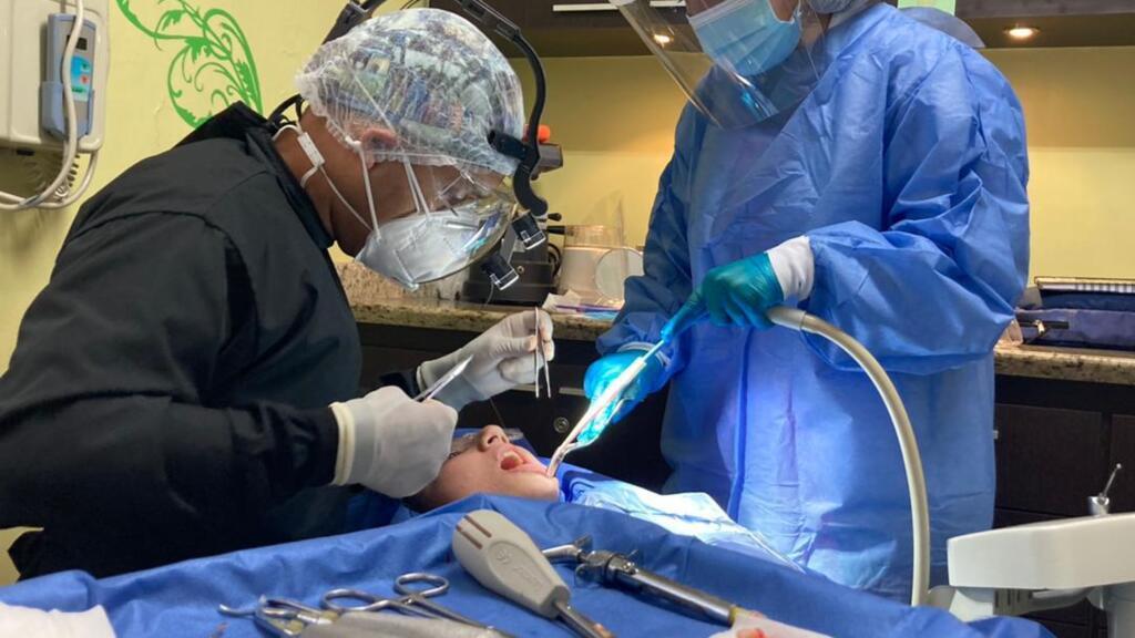 Dentist Leonardo Hernandez Venezolanoowhatsapp Image 2021-11-05 at 13.09.16 (3)