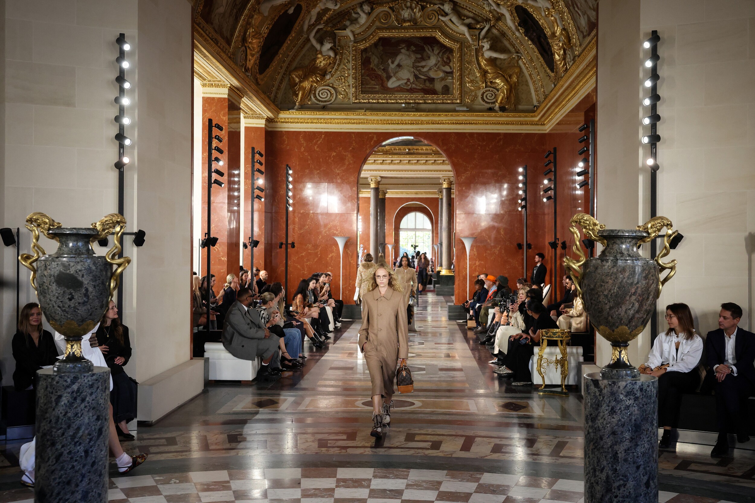 Comenzó la Semana de la Moda de París con una edición histórica