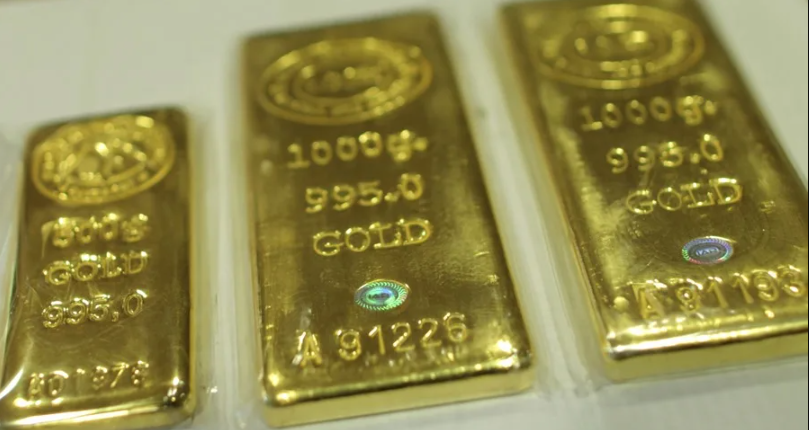 El oro mantiene su escalada y toca nuevos máximos cerca de los 4.400 dólares
