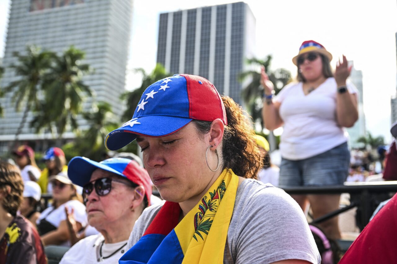 What is the deferred forced departure that Venezuelans ask of Trump after the end of TPS?